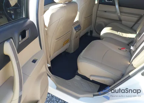 2011 Toyota Highlander Se V6 z USA, uszkodzony, nr VIN 5TDZK3EH6BS048247